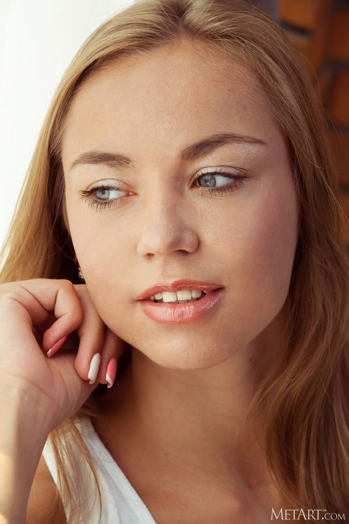 Sheila Sun Sexy Tan Lines