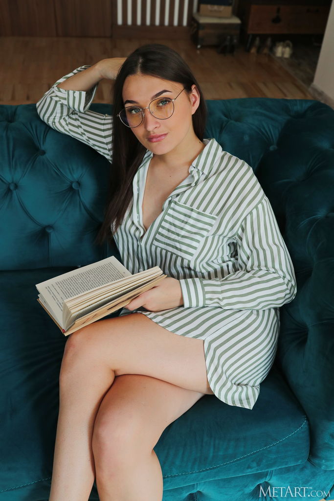 Vavilia Cristoff Nude Girl