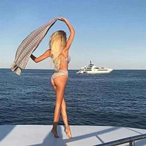 Julia Dybowska - ass