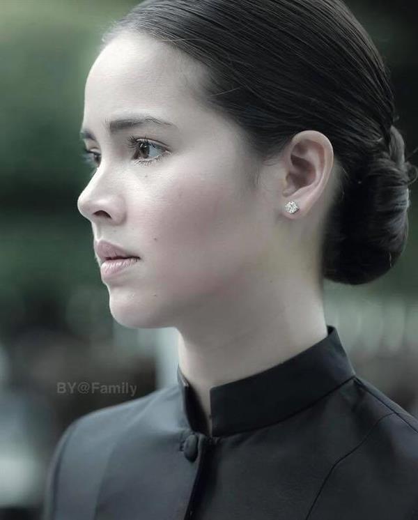 Urassaya Sperbund