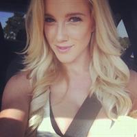 Jessica Harbour taking a selfie