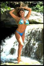 Stevie (Jackie Carter) in a bikini