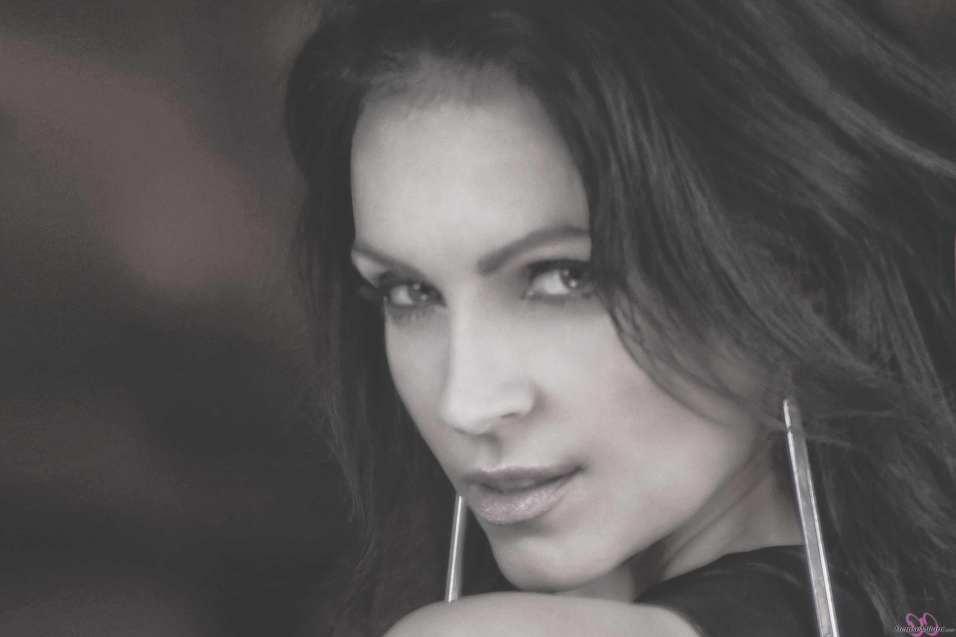 Denise Milani Photoset - Happy2013