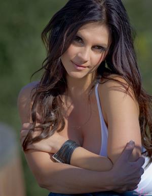 Denise Milani Photoset - View