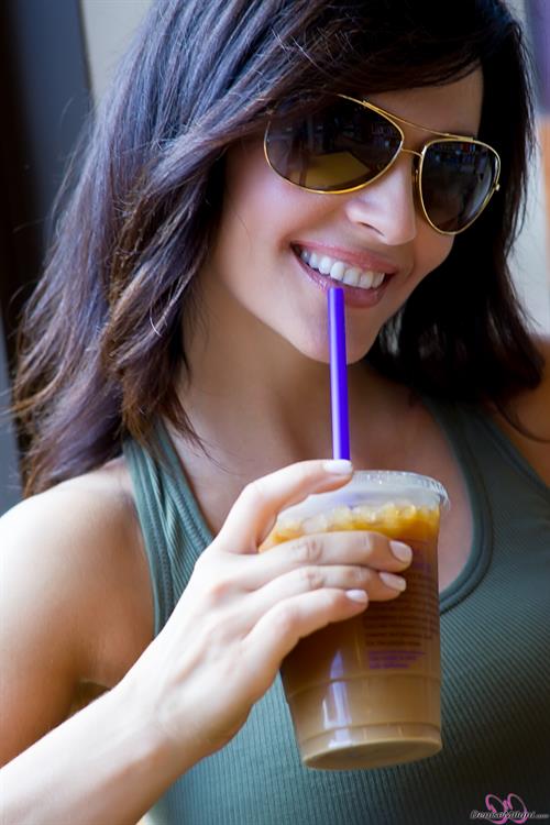 Denise Milani Photoset - Shopping13