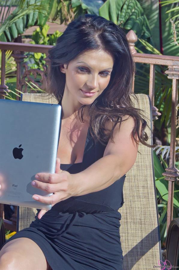 Denise Milani Photoset - Ipad