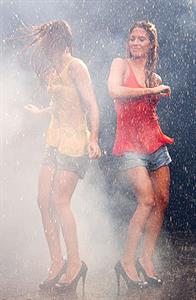 Bia and Branca Feres