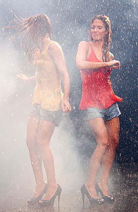 Bia and Branca Feres