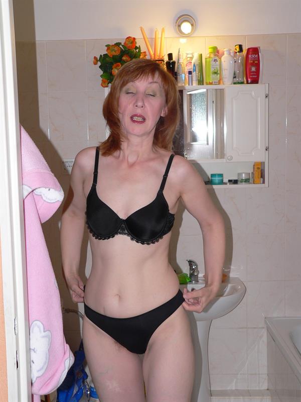 Zoe McDonald in lingerie