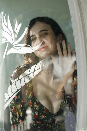 Giulia Wylde Pictures Giulia Wylde Hourglass Body