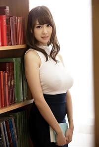 Busty Japanese porn starlet Rion