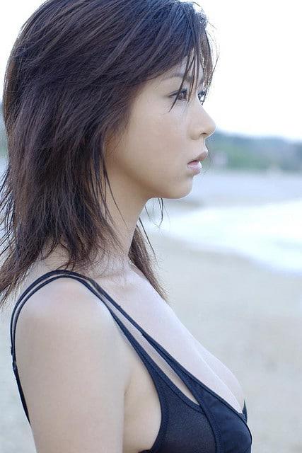 Aki Hoshino