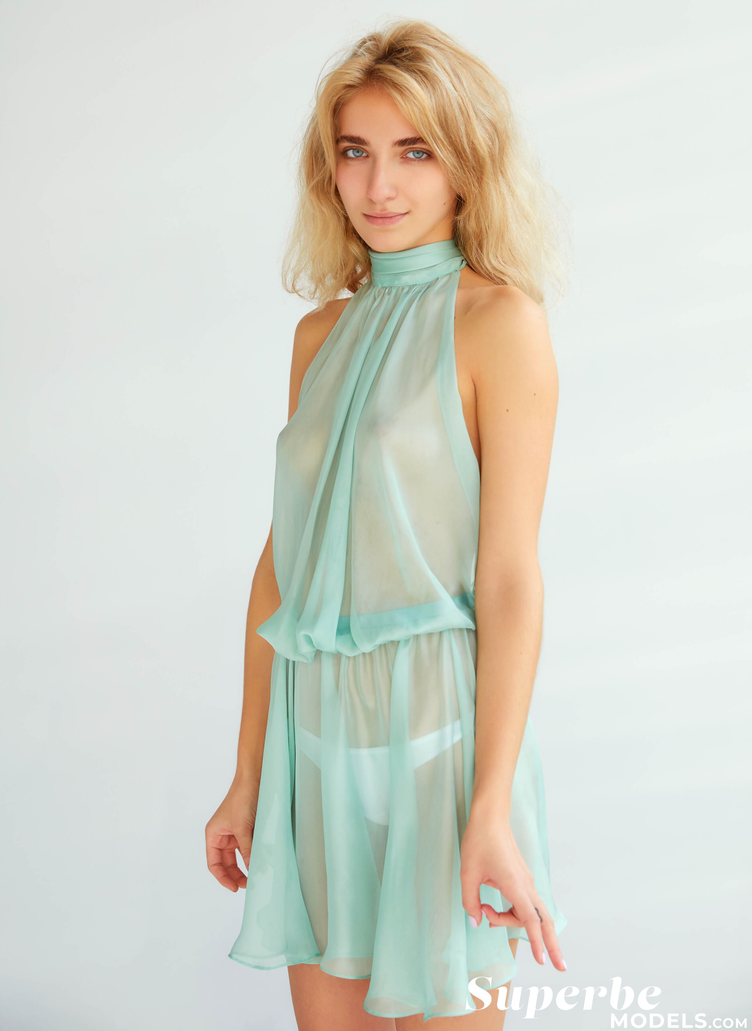 My First Time with Bella Luz - See Her Videos, Galleries and Selfie Videos at SuperBeModels