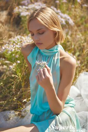 Prairie Rose with Hannah Ray - See Her Videos, Galleries and Selfie Videos at SuperBeModels