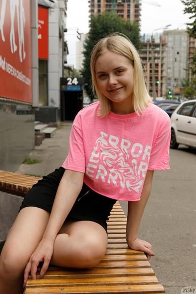 Emily Cutie Round Ass Blondie