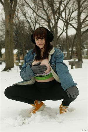 Daisy Wensday Strips in the Snow