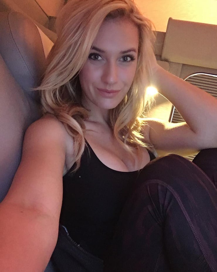 Paige Spiranac taking a selfie