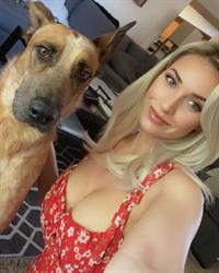 Paige Spiranac taking a selfie