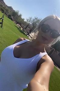 Paige Spiranac taking a selfie