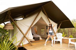 Tourist - Free preview - WATCH4BEAUTY | Nude Art Magazine