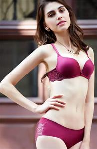 Unnamed model of underwear of Paerlan.