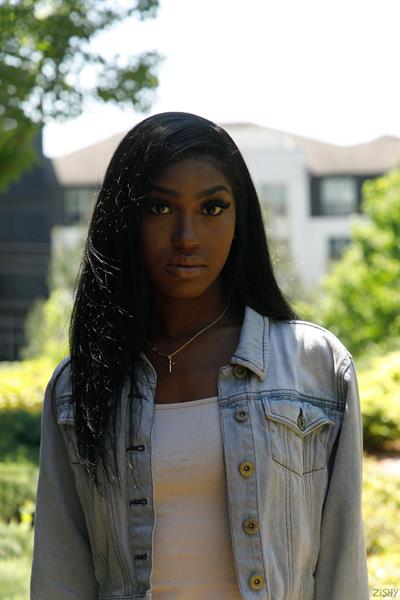 Kelsey Jones Leggy Nude Ebony Model