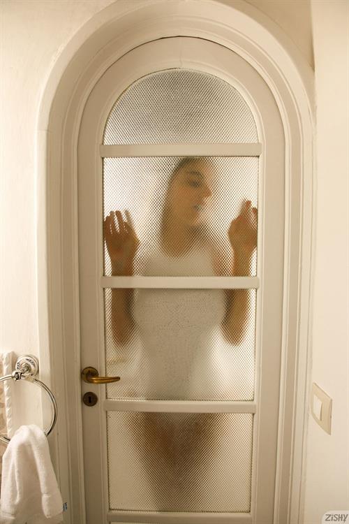 Leggy Aurora Morgenrote