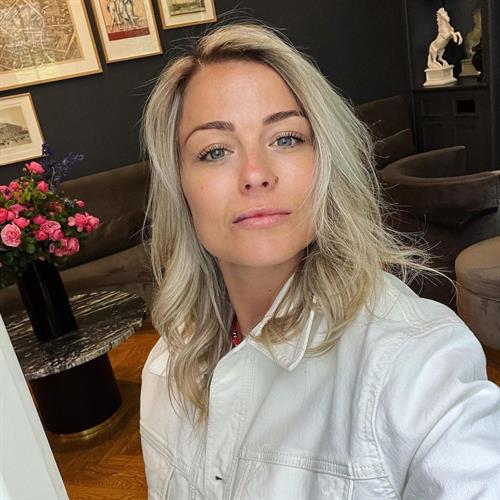 Laure Boulleau Instagram pics