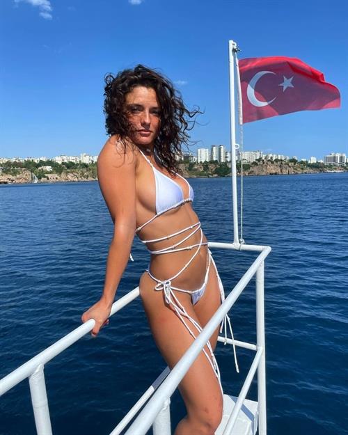 Jade Chynoweth in a bikini