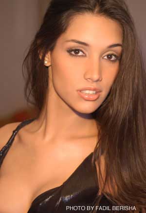 Amelia Vega