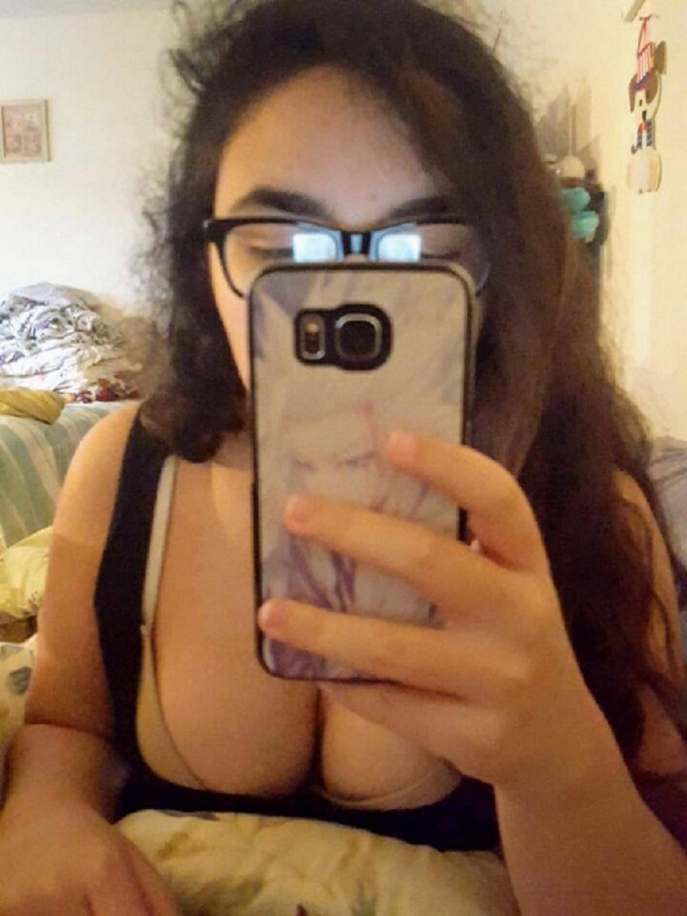 Jessica taking a selfie