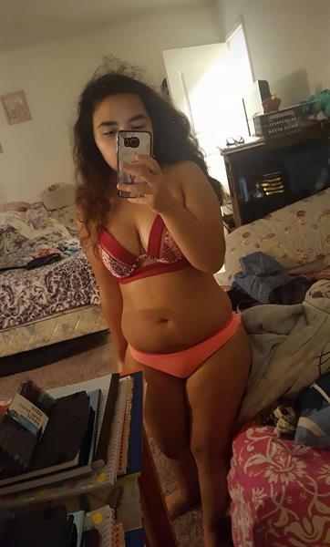 Jessica in lingerie taking a selfie