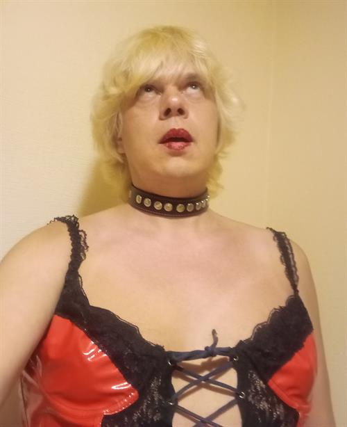 Latvian sissy Armands Lusis as web slut sissypetty