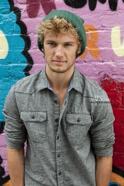 Alex Pettyfer