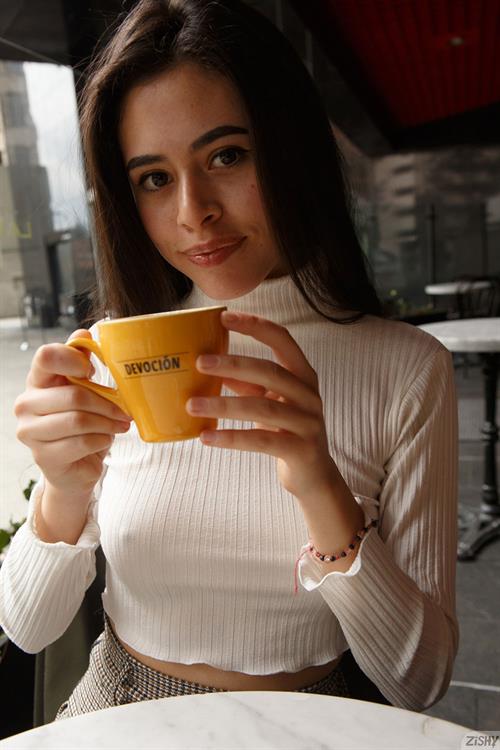 Rosa Calderon & Zaheera Juni Fun Girls