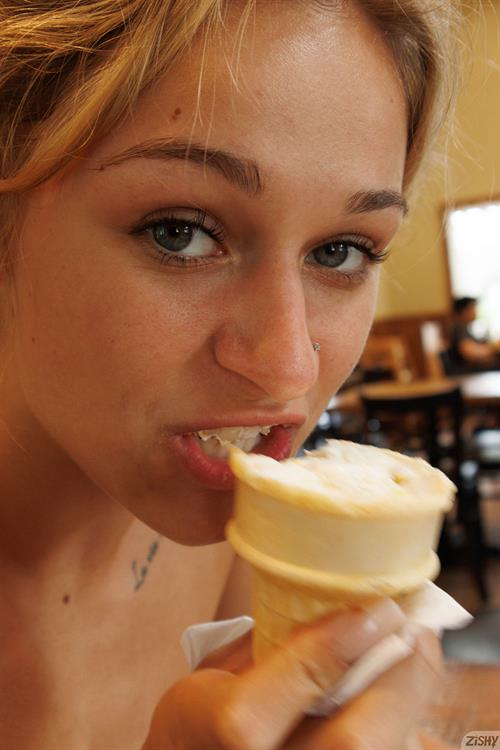 Jezebel Madd in Sexy Pants