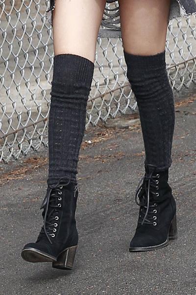 Selena Gomez arriving at a studio in LA 2/8/13 