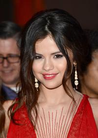 Selena Gomez -attends the Spring Breakers at ArcLight Cinemas in Hollywood (14.03.2013) 