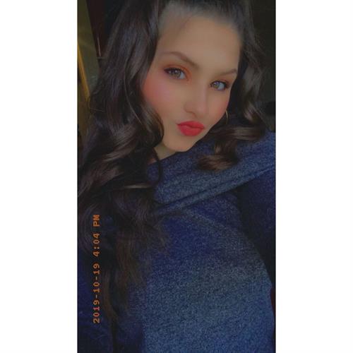 Hannah taking a selfie