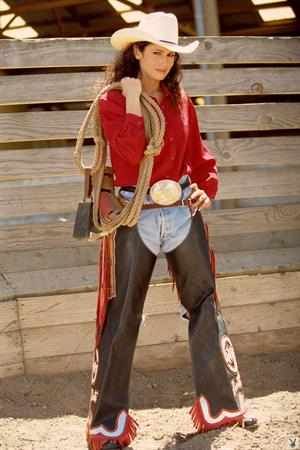 Busty Nude Denise Luna