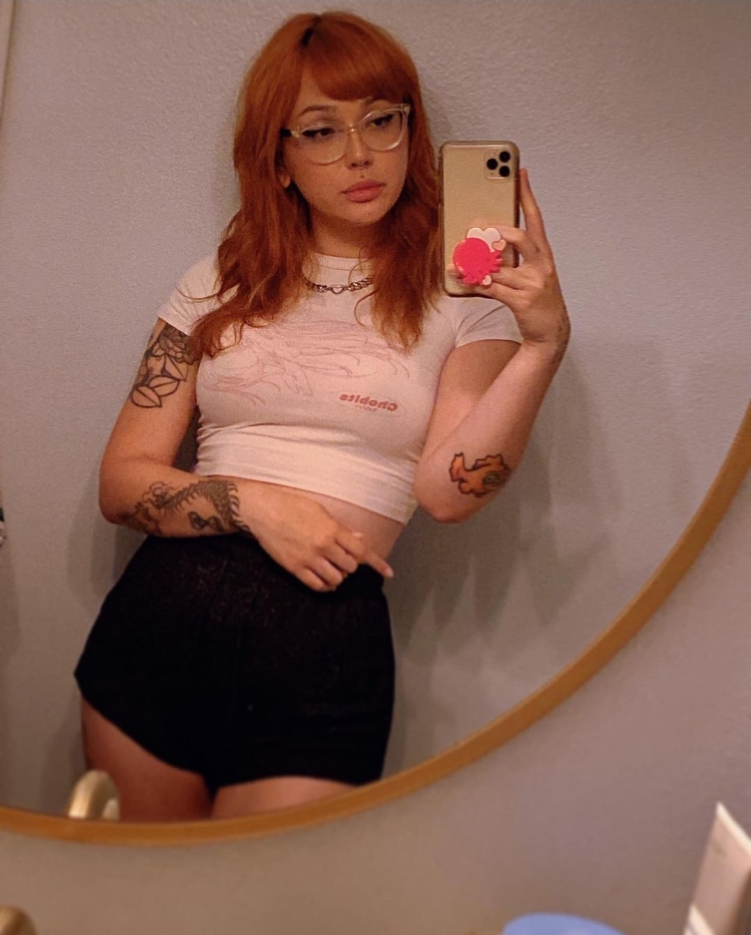 Taydertot (Twitch) taking a selfie