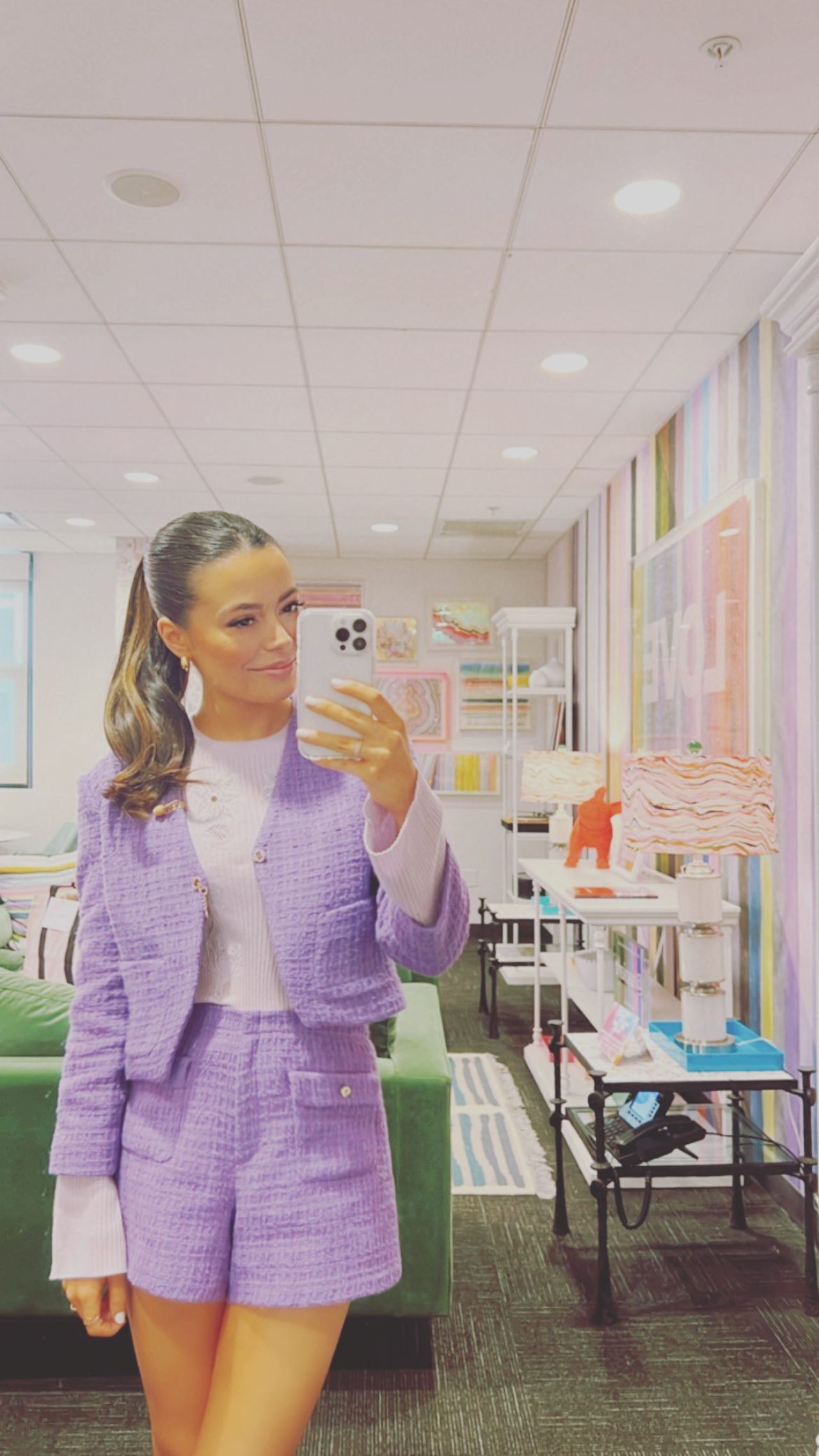 Miranda Cosgrove taking a selfie