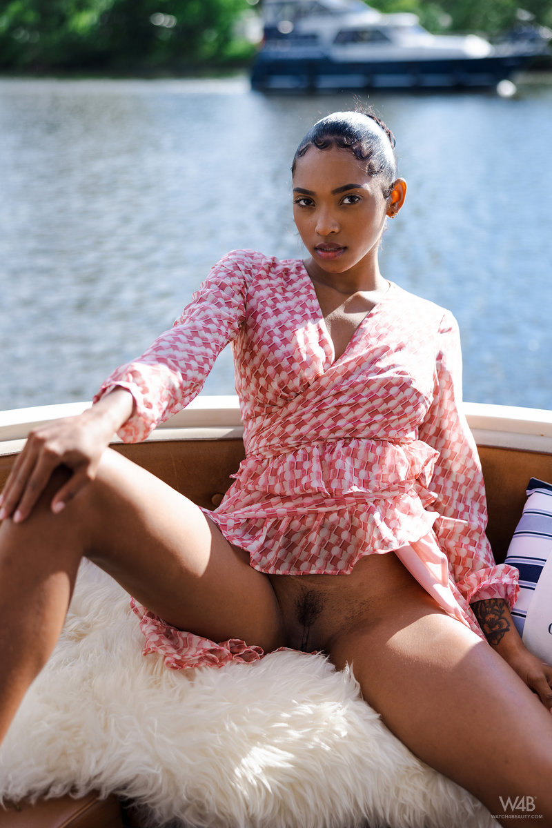 Barbie: Sexy Captain