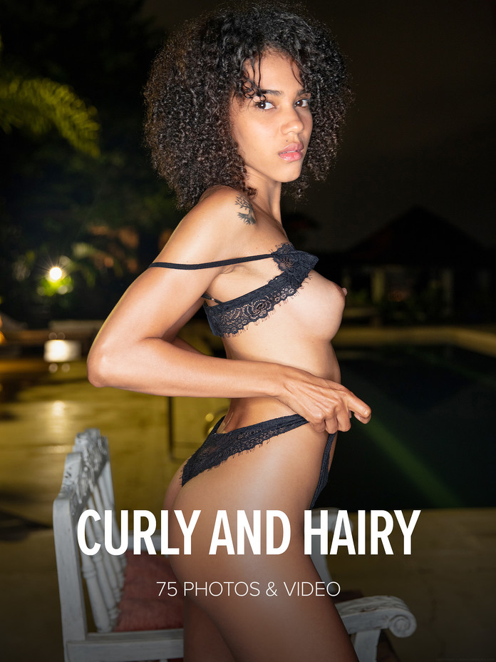 Abril: Curly And Hairy