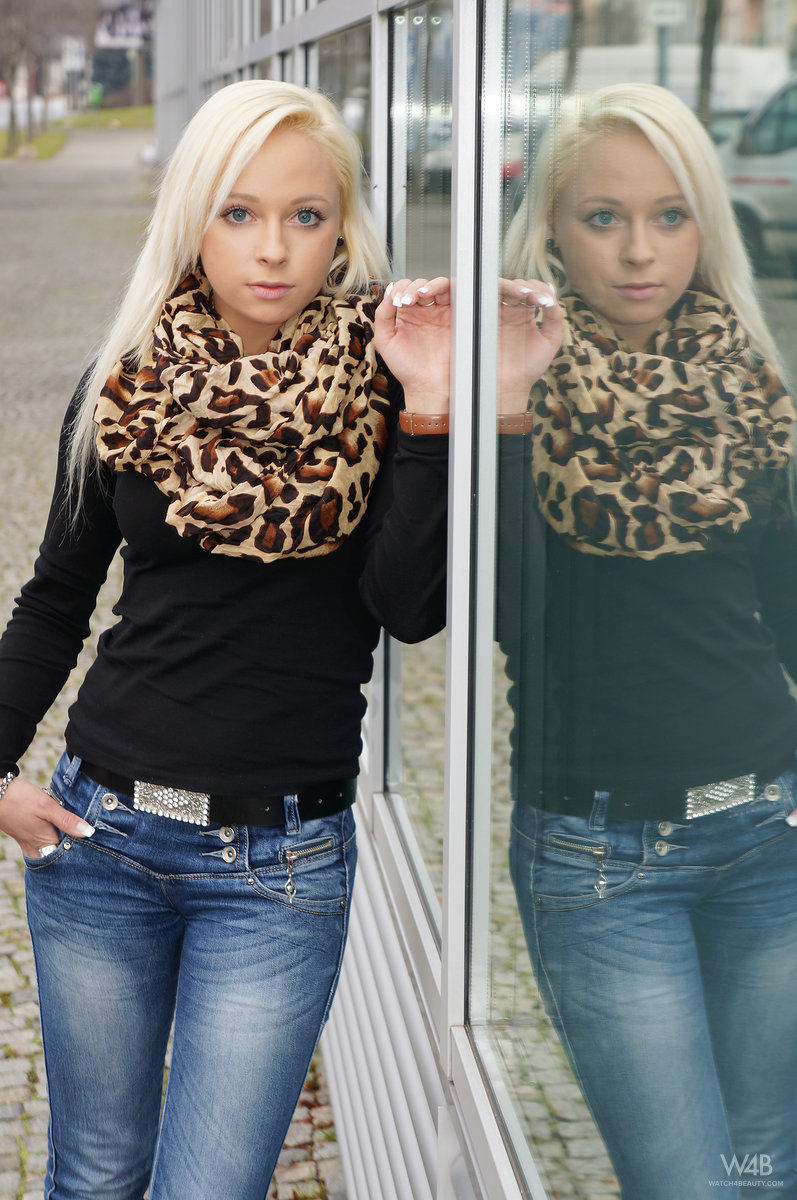 Naomi: CASTING Naomi