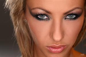 Billy Raise Nude Pictures Billy Raise: Kiss