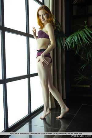 Rona Talin Nude Pictures Striking Silhouette