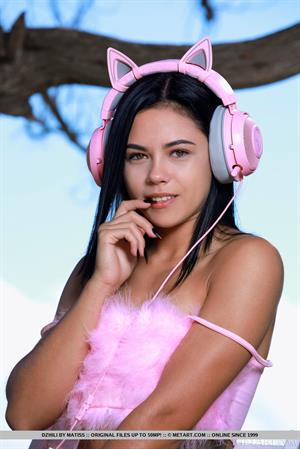 Dzhili Nude Pictures Fluffy Pink