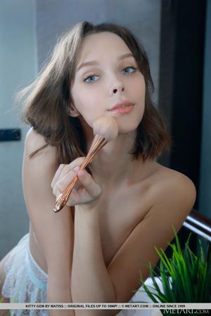 Kitty Gem Nude Pictures No Rush