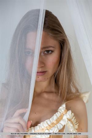 Isla Nude Pictures Canopy Dream